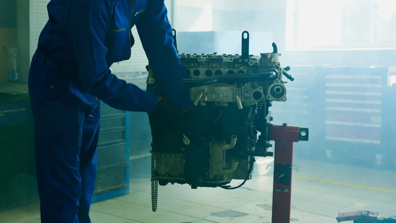 DL382 S-Tronic Getriebe mit Mechatronik-Einheit in einer Fachwerkstatt